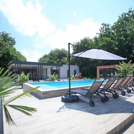 Mohacsi Wellness Vendeghaz Es Lovasklub Hotel Екстериор снимка