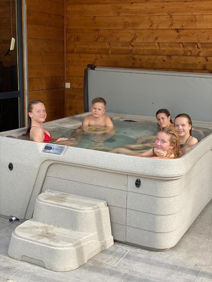 Mohacsi Wellness Vendeghaz Es Lovasklub Hotel Екстериор снимка