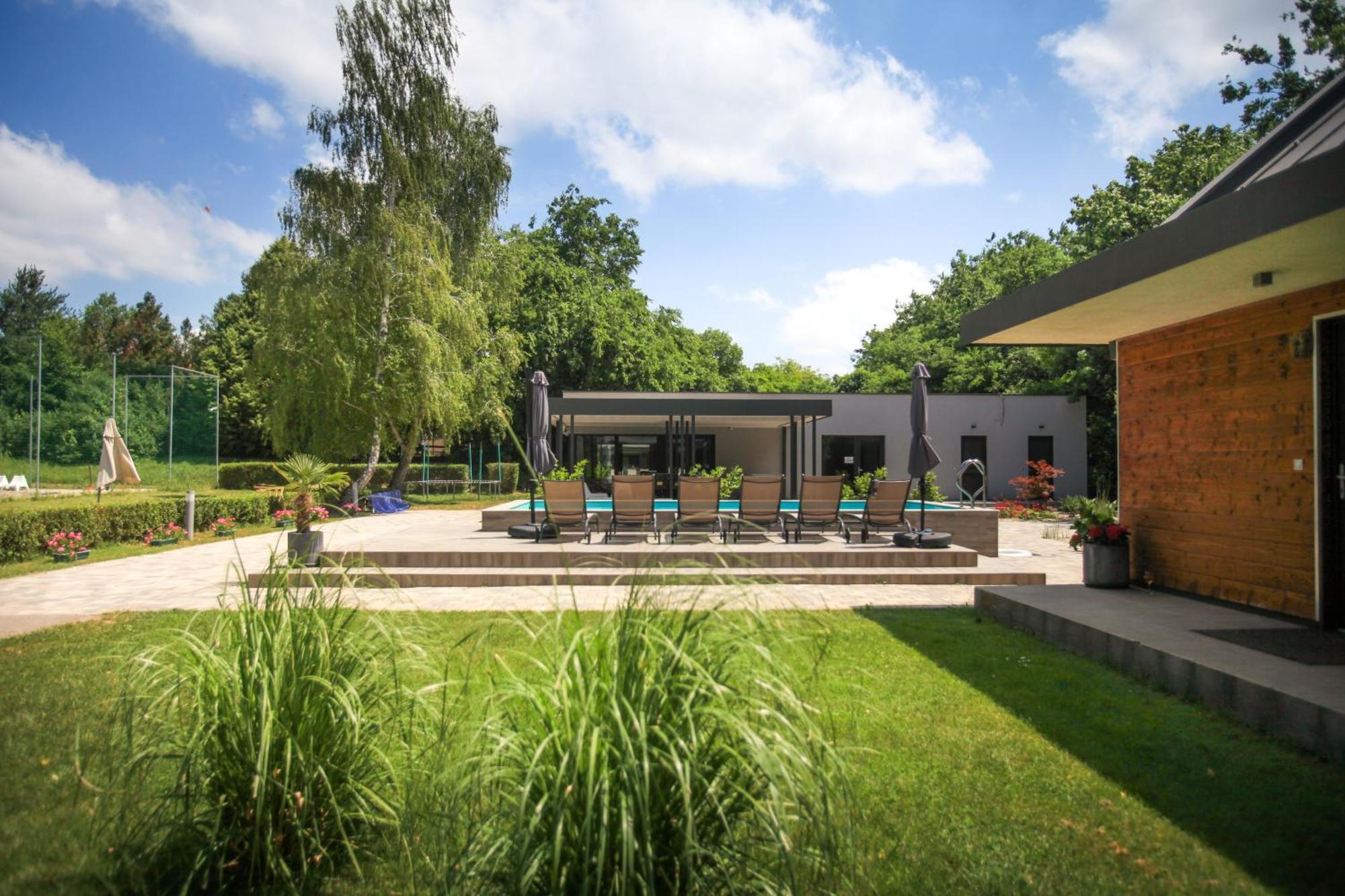 Mohacsi Wellness Vendeghaz Es Lovasklub Hotel Екстериор снимка