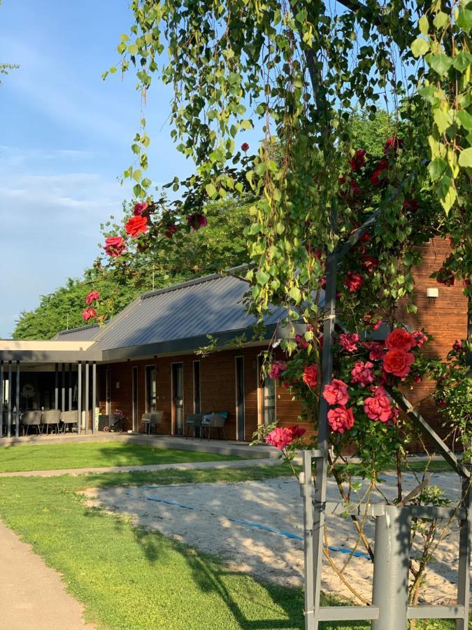 Mohacsi Wellness Vendeghaz Es Lovasklub Hotel Екстериор снимка