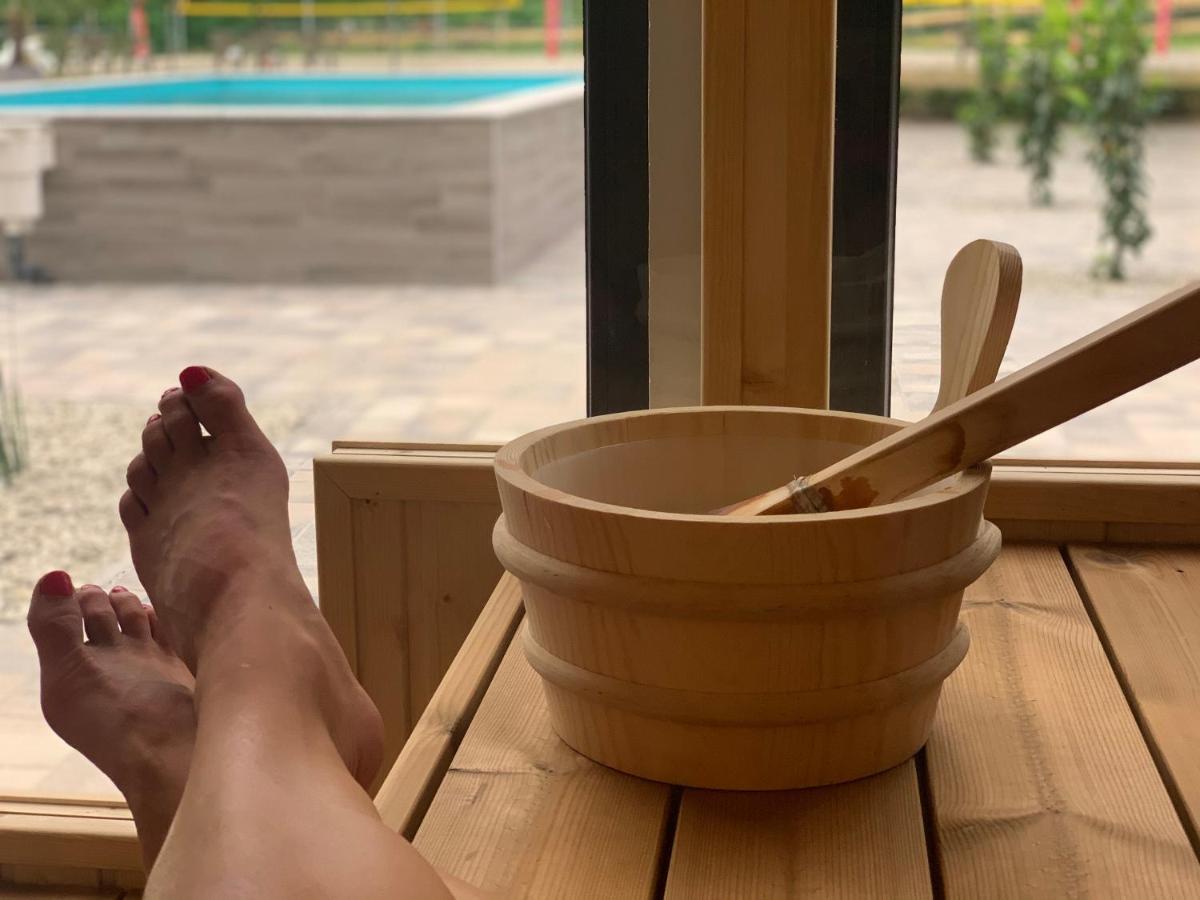 Mohacsi Wellness Vendeghaz Es Lovasklub Hotel Екстериор снимка